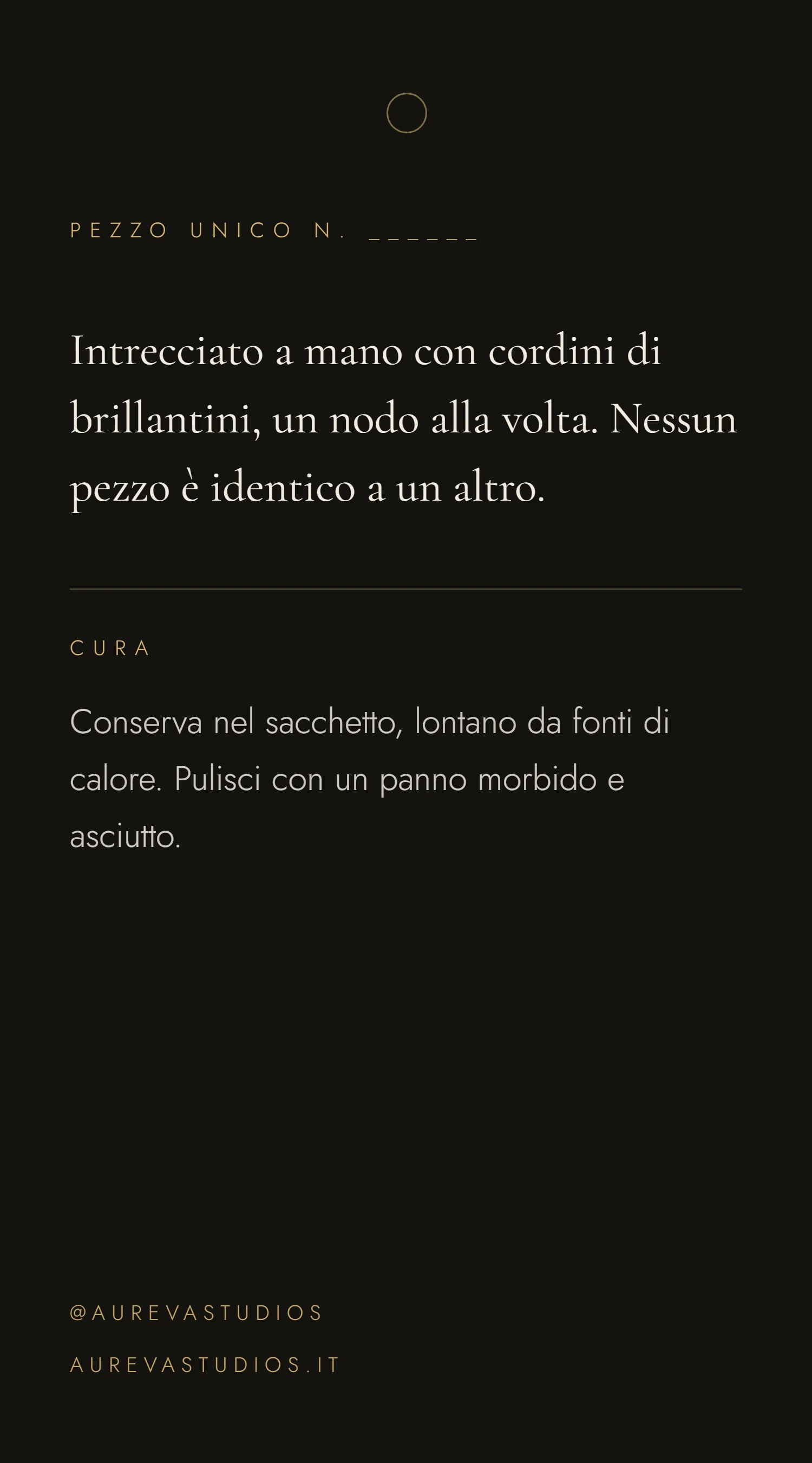 Sul retro, il numero del pezzo e la cura.